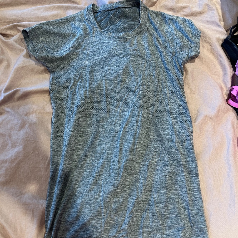 Lululemon Gray Tee Size 4